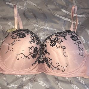 NWOT BLUSH PINK AND BLACK PUSH UP BRA